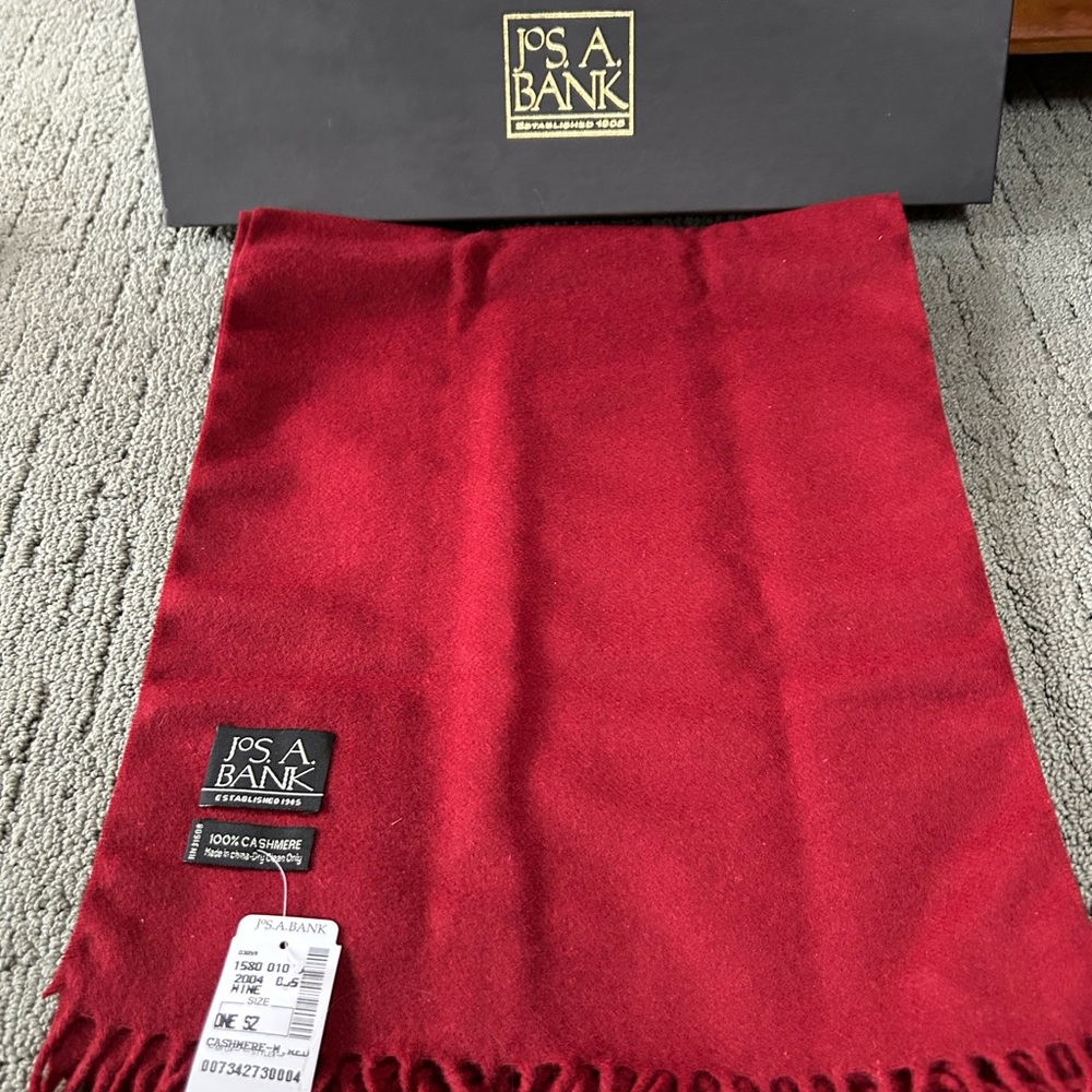 Men’s scarf from Joseph Banks